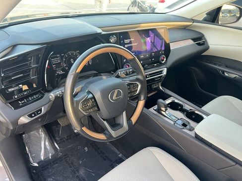 Used 2024 Lexus RX 350 Premium image 25