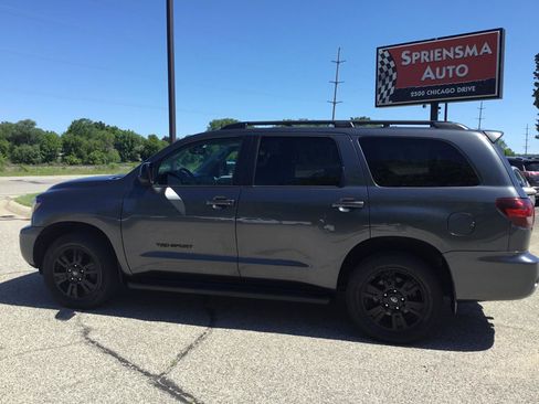 Used 2019 Toyota Sequoia TRD Sport w/ TRD Sport Premium Package AWD/4WD image 10