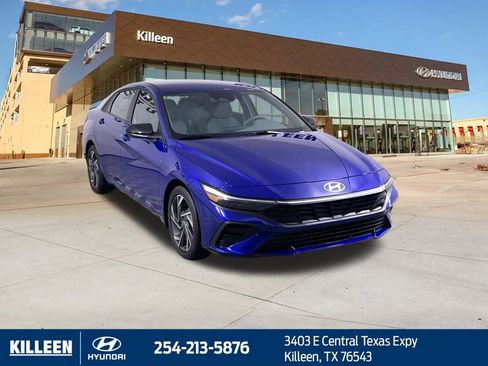Used 2025 Hyundai Elantra Sport image 11