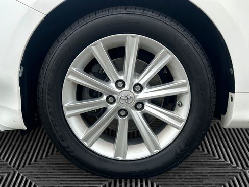 Used 2012 Toyota Camry XLE FWD image 9