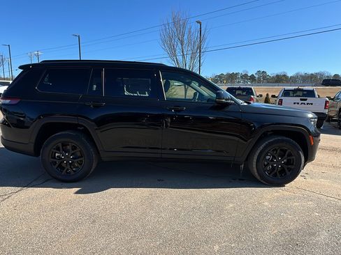 New 2025 Jeep Grand Cherokee L Altitude image 7