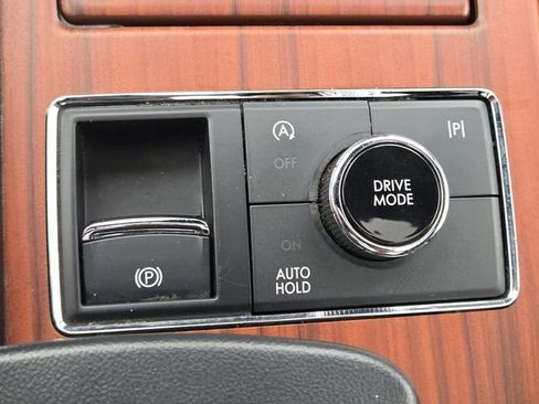 Used 2024 Lincoln Navigator Premiere image 10