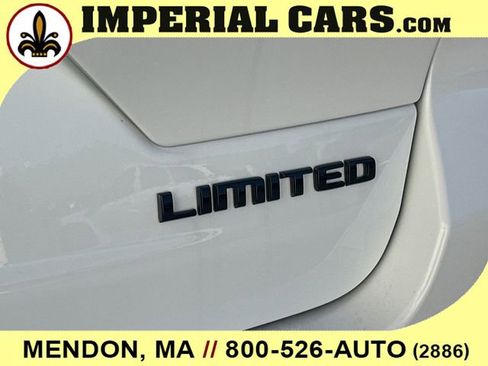 New 2025 Jeep Grand Cherokee Limited w/ Black Appearance Package AWD/4WD image 12