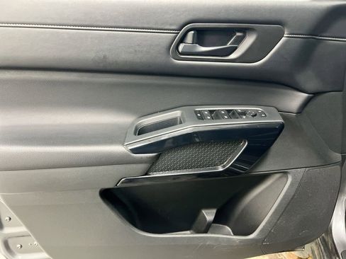 Used 2024 Nissan Pathfinder SV image 20