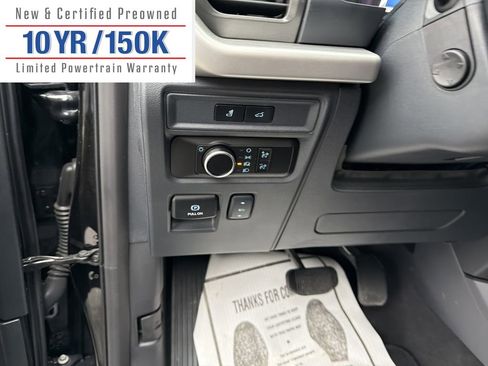 Used 2023 Ford Expedition Max XLT image 18