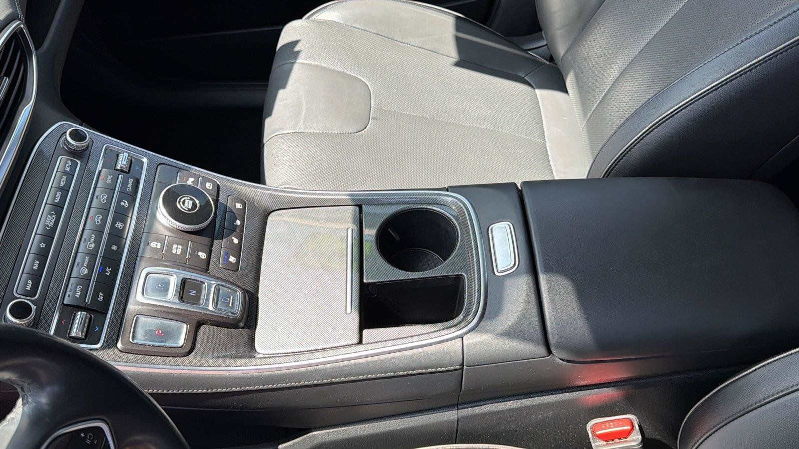 Used 2021 Hyundai Santa Fe Limited FWD image 19