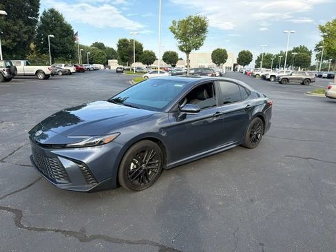 Used 2026 Toyota Camry SE w/ Convenience Package FWD image 5