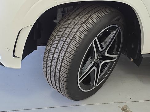 Certified 2023 Mercedes-Benz GLS 580 4MATIC image 34