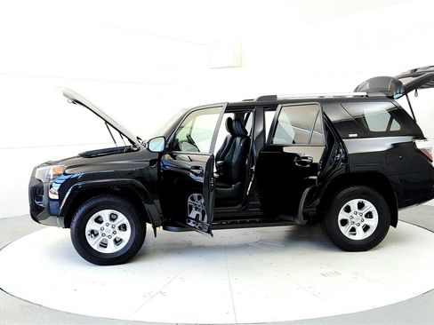 Used 2023 Toyota 4Runner SR5 Premium w/ Moonroof Package AWD/4WD image 10
