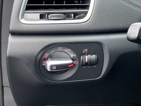 Used 2016 Audi Q3 2.0T Premium Plus w/ Sport Package image 10