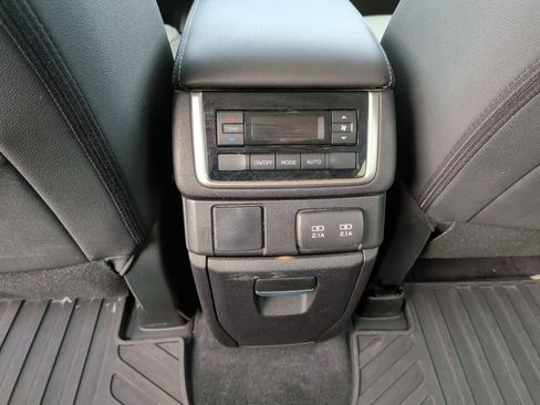 Used 2022 Subaru Ascent Onyx Edition AWD/4WD image 19