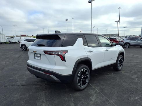 New 2026 Chevrolet Equinox LT FWD image 3