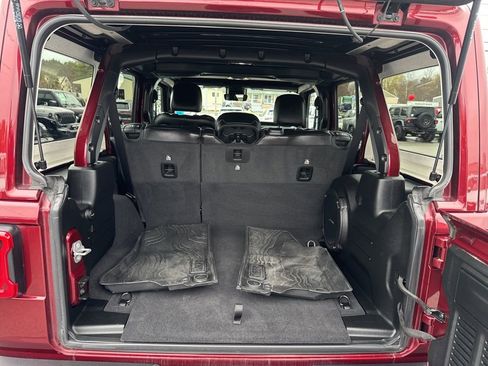 Used 2021 Jeep Wrangler Unlimited Rubicon w/ Trailer Tow Package image 25