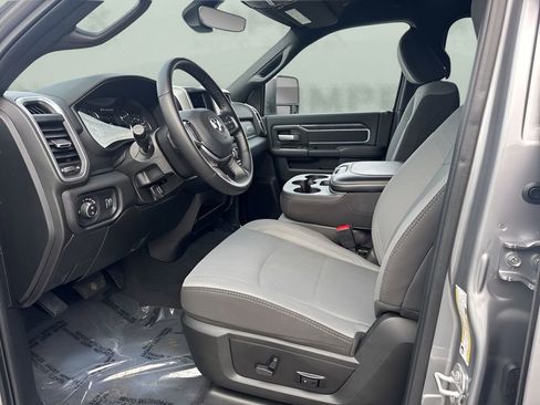 Used 2024 RAM 2500 Big Horn w/ Bed Utility Group image 9