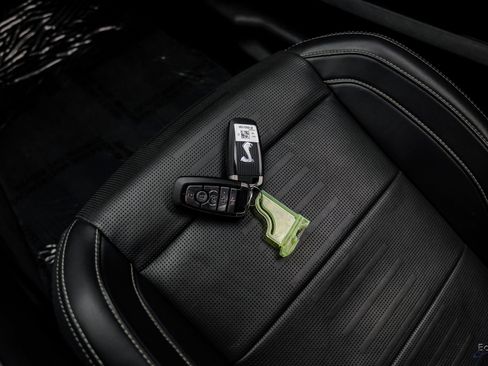 Used 2022 Ford Mustang Shelby GT500 w/ Technology Package image 90