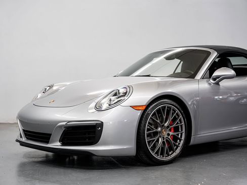 Used 2018 Porsche 911 Carrera S RWD image 31