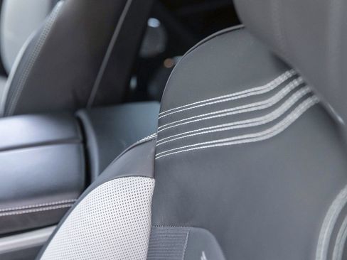 Certified 2025 Bentley Bentayga AWD/4WD image 26