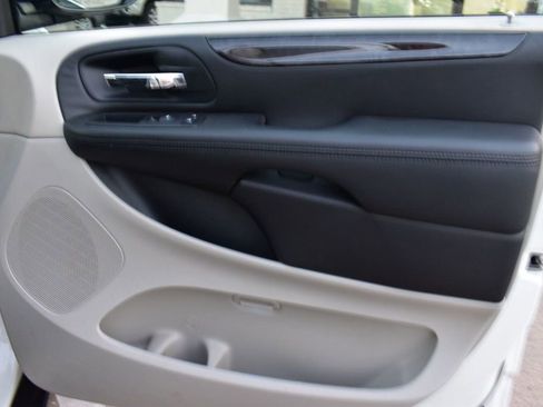 Used 2013 RAM C/V Tradesman image 38