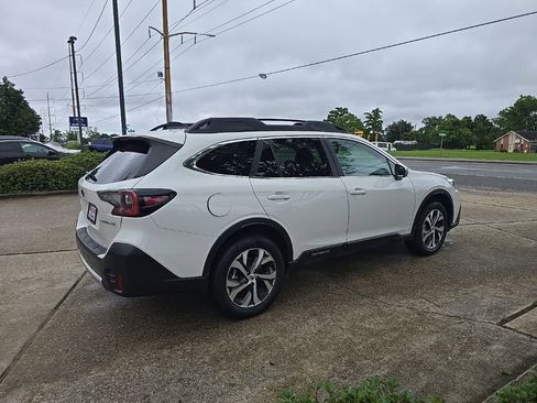 Used 2020 Subaru Outback Limited w/ Popular Package #2 AWD/4WD image 3