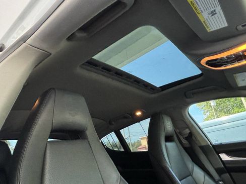 Used 2013 Porsche Panamera RWD image 34