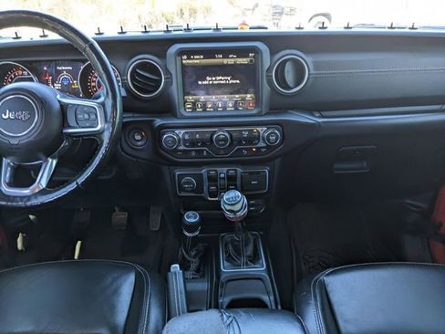Used 2019 Jeep Wrangler Unlimited Sahara AWD/4WD image 13