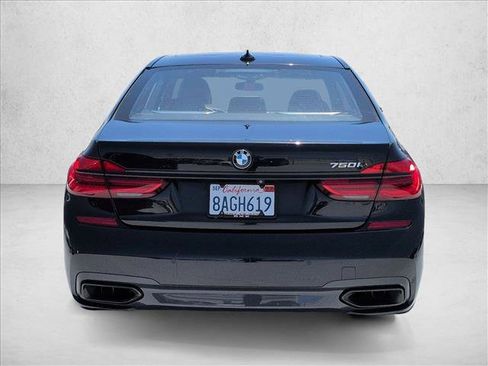 Used 2017 BMW 750i RWD image 7