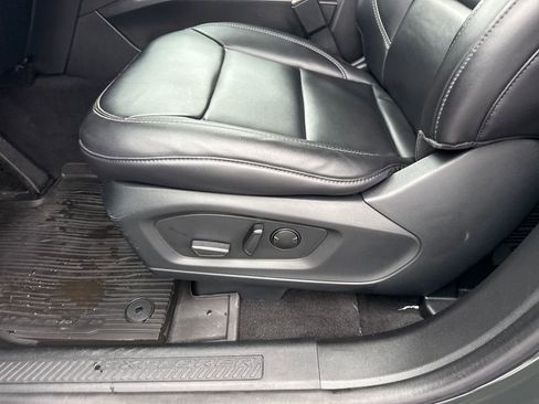 Used 2023 Ford Explorer XLT w/ Equipment Group 202A image 30