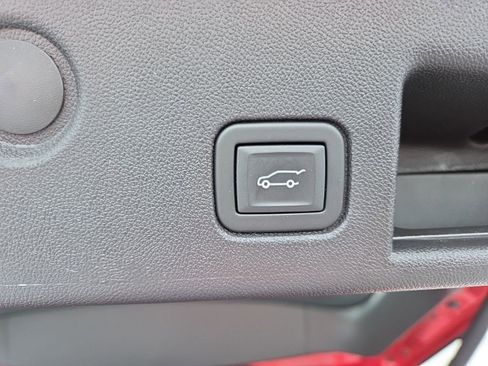 Used 2024 Chevrolet Equinox Premier FWD image 8