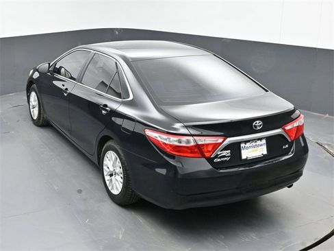 Used 2016 Toyota Camry LE image 33