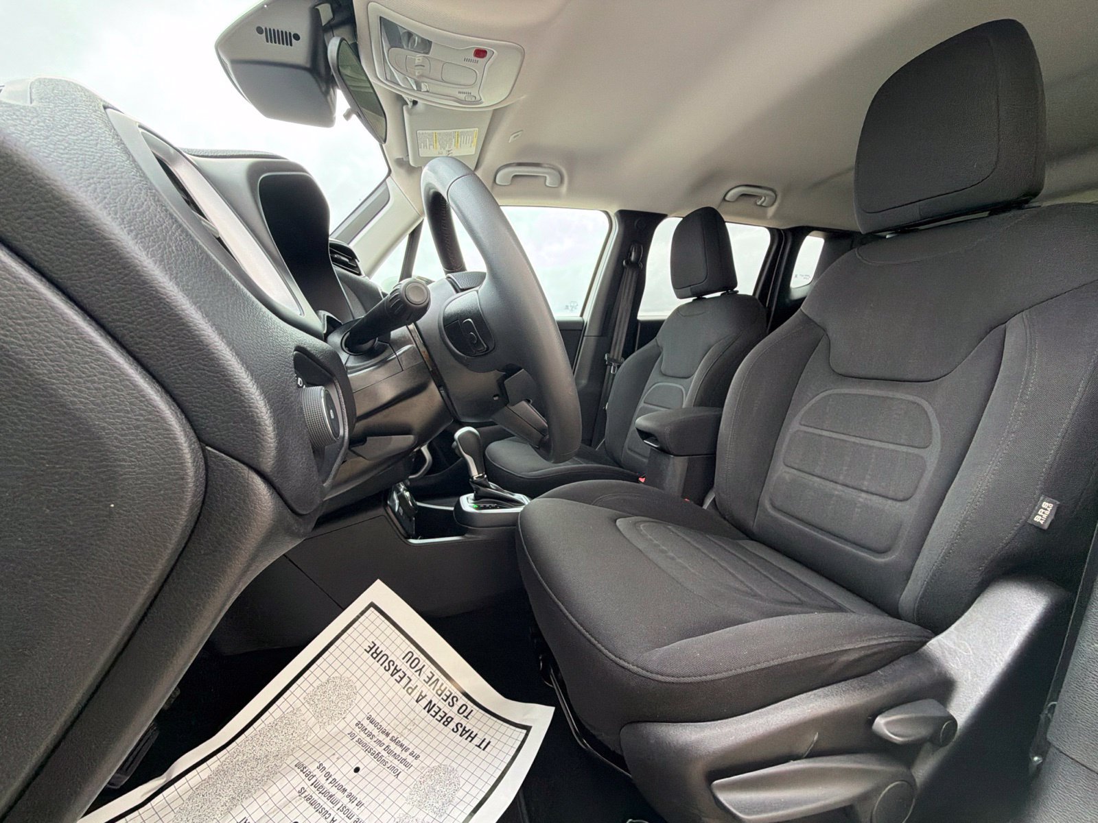 Used 2021 Jeep Renegade Latitude AWD/4WD image 12