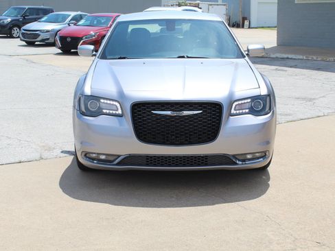 Used 2017 Chrysler 300 S AWD/4WD image 12