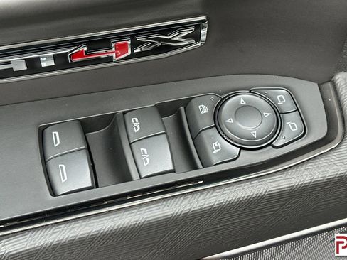 Used 2023 GMC Sierra 1500 AT4X image 13