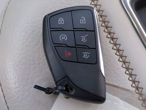 Used 2022 GMC Yukon XL Denali image 25