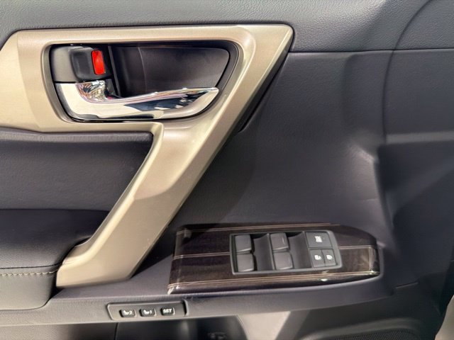 Used 2021 Lexus GX 460 Premium w/ Premium Package AWD/4WD image 11