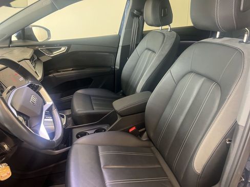Used 2023 Audi Q4 e-tron Premium w/ Convenience Package image 4