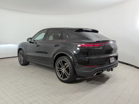 Certified 2023 Porsche Cayenne Platinum Edition AWD/4WD image 3