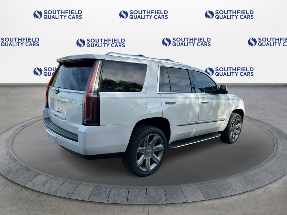 Used 2016 Cadillac Escalade Luxury AWD/4WD image 7