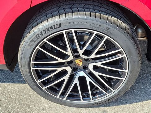 New 2026 Porsche Macan image 9