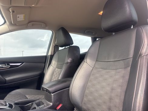 Certified 2022 Nissan Rogue Sport SV w/ Technology Package image 39