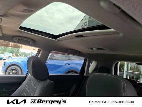Used 2013 Kia Soul + FWD image 16