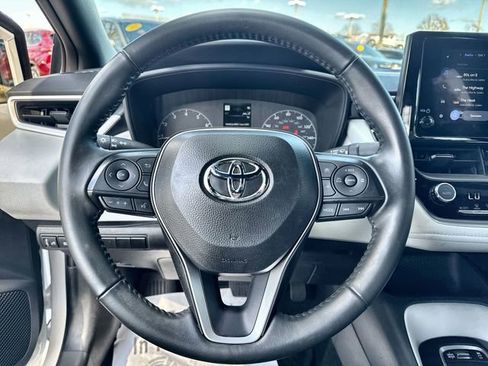 Used 2025 Toyota Corolla SE image 23