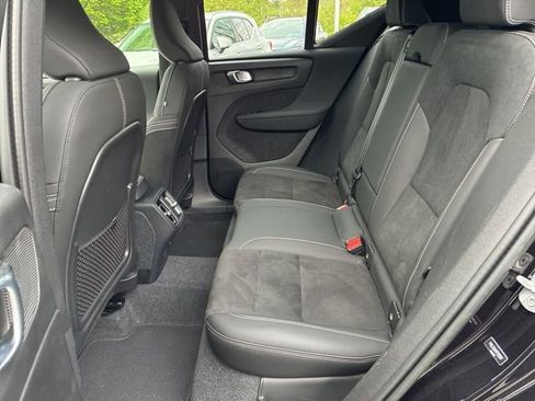 Used 2023 Volvo XC40 B5 Plus w/ Climate Package AWD/4WD image 12