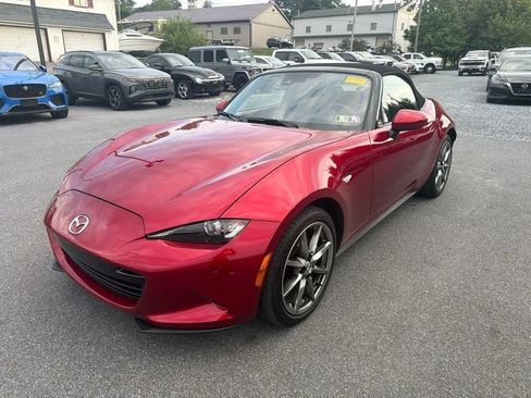 Used 2022 MAZDA MX-5 Miata Grand Touring w/ Appearance Package RWD image 1
