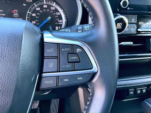 Certified 2021 Toyota Highlander XLE image 24