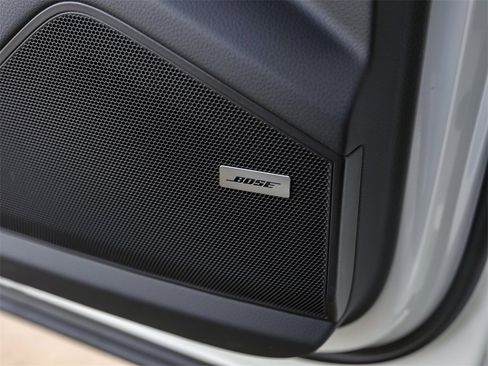 New 2025 Porsche Cayenne image 28