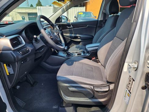 Used 2017 Kia Sorento AWD image 14