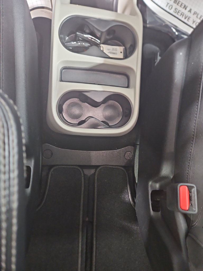 Used 2024 Chrysler Voyager LX FWD image 25