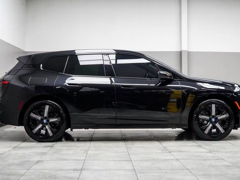Used 2024 BMW iX xDrive50 AWD/4WD image 7