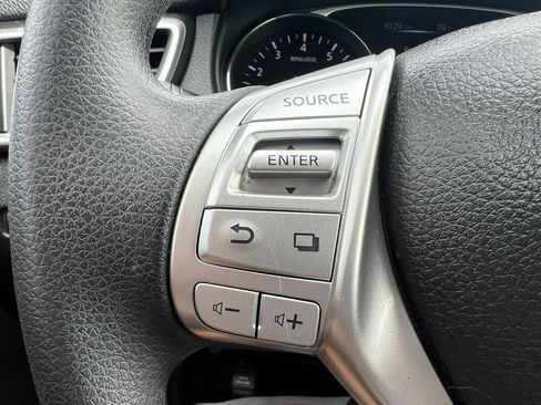 Used 2016 Nissan Rogue S w/ Appearance Package image 3
