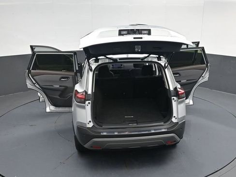 Used 2023 Nissan Rogue SV image 55